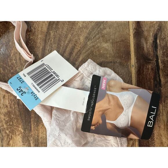 Bali Women's Cream Smooth Indulgence Wirefree Bra Size 34C - Picture 3 of 6
